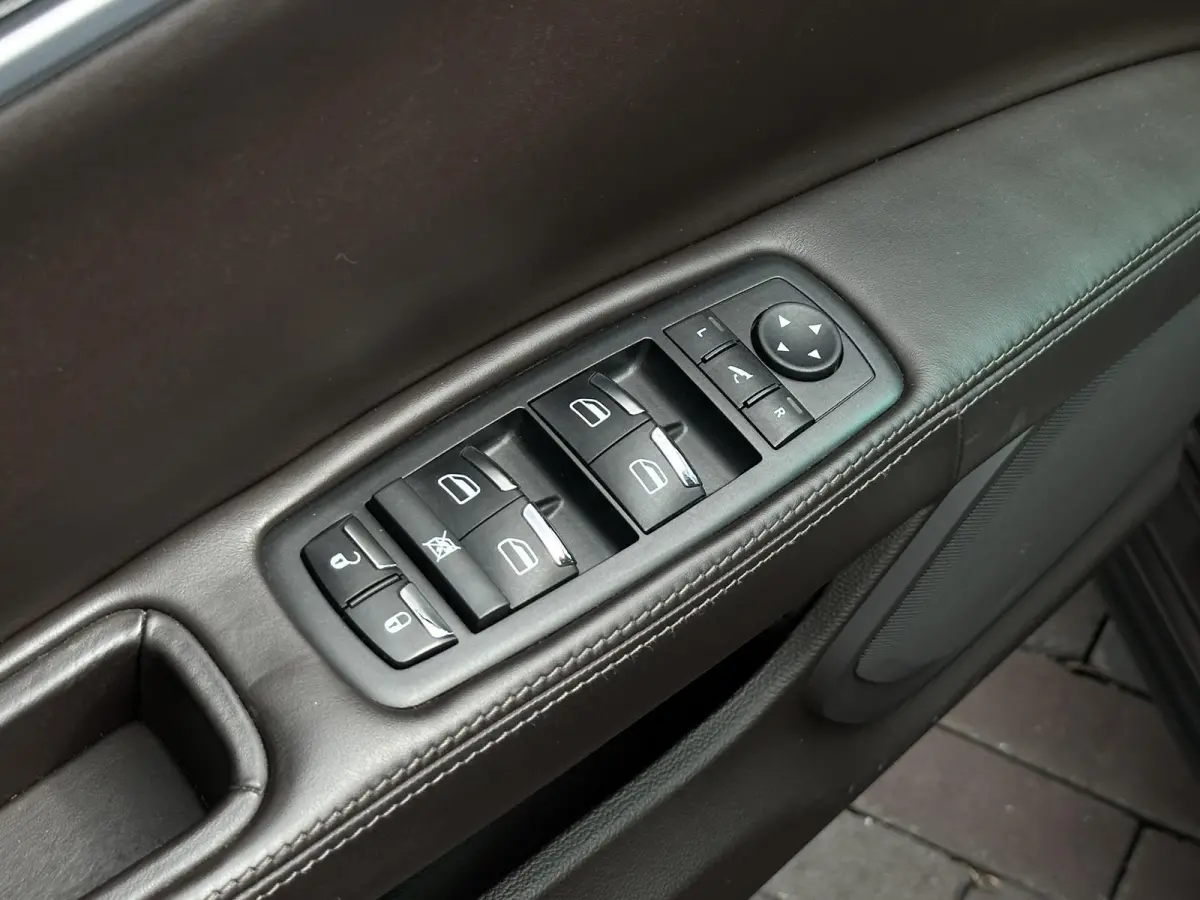 3.0 V6 D Leer Navi 20”