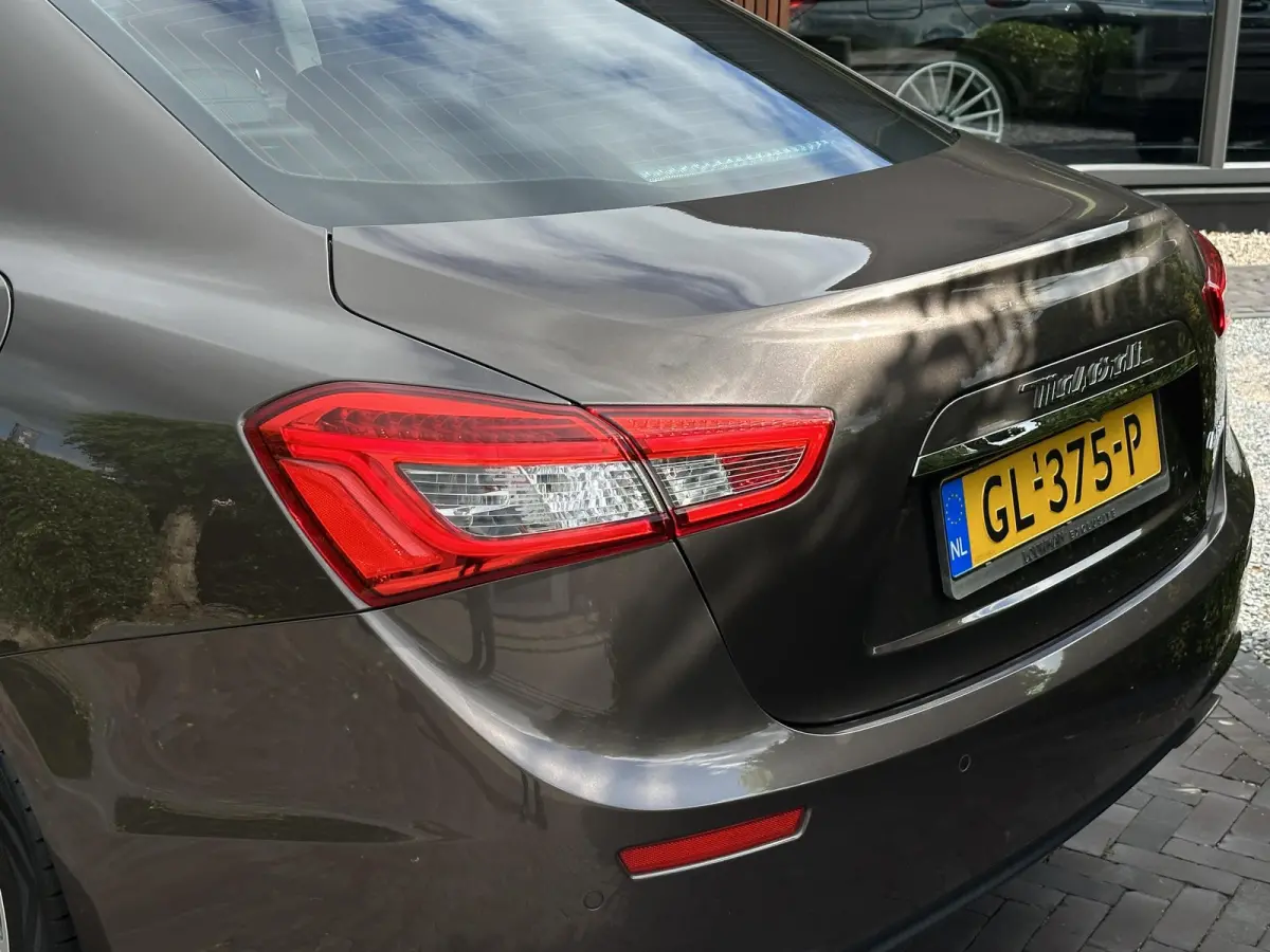3.0 V6 D Leer Navi 20”