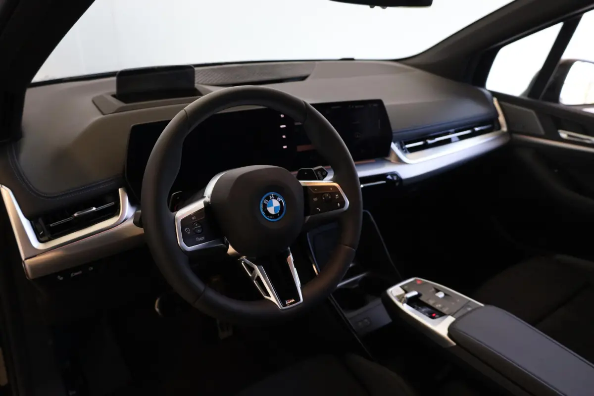 225e xDrive | M Sport Pro | Panoramadak | Head-Up Display | Harman Kardon