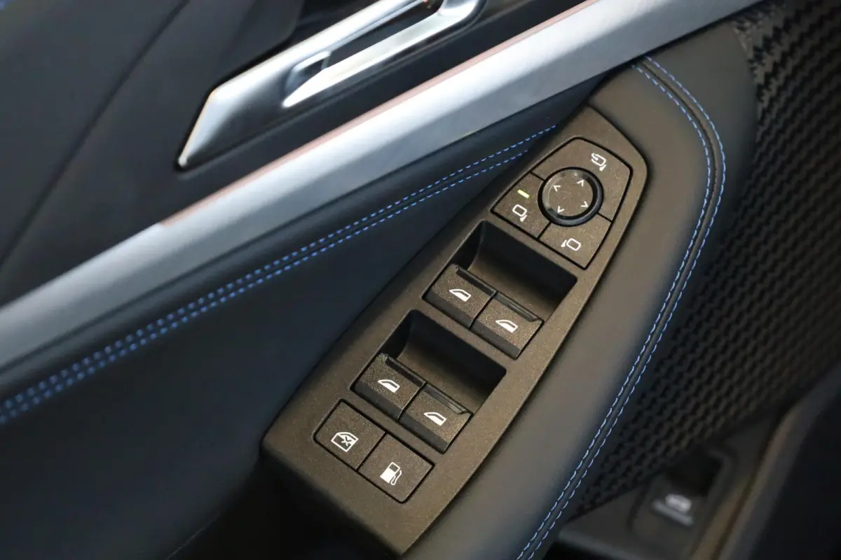 225e xDrive | M Sport Pro | Panoramadak | Head-Up Display | Harman Kardon