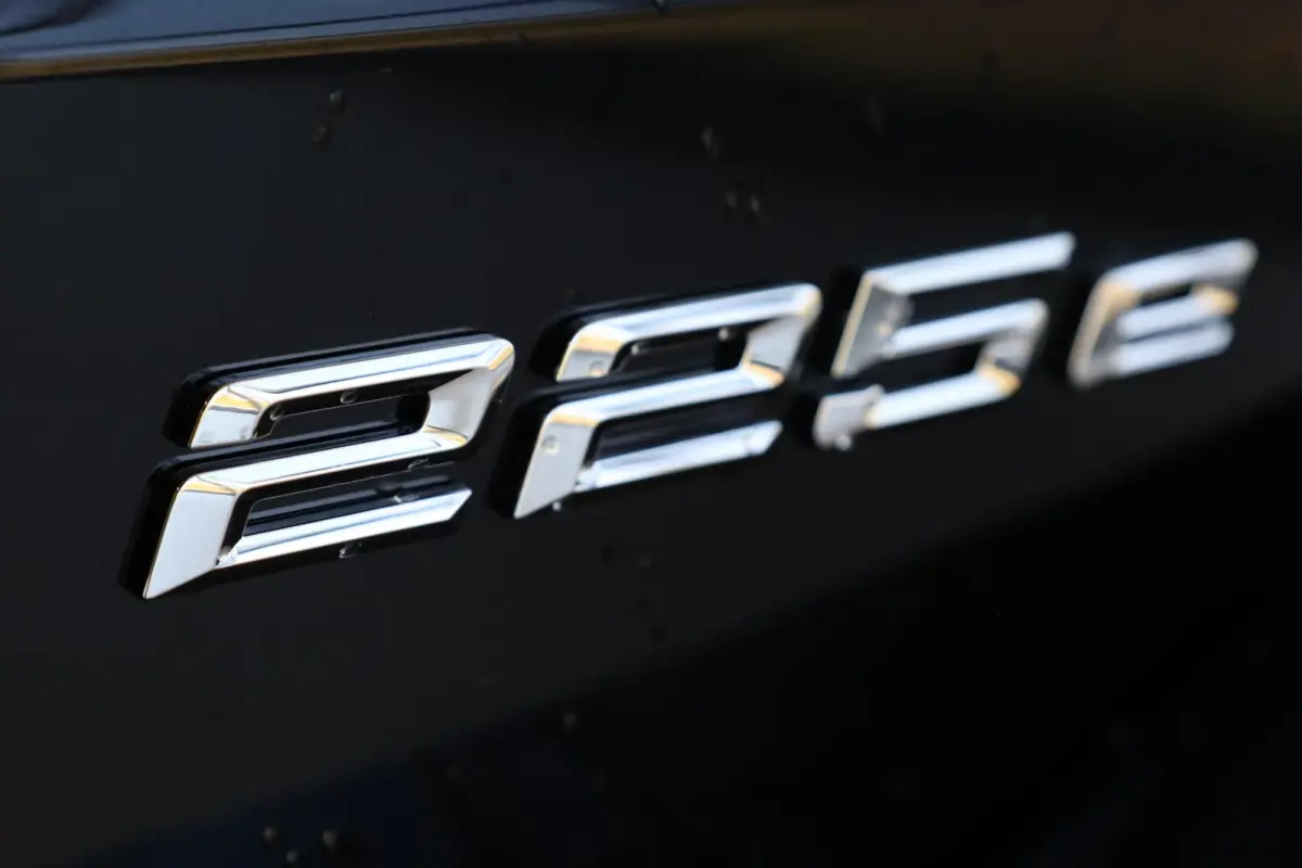 225e xDrive | M Sport Pro | Panoramadak | Head-Up Display | Harman Kardon