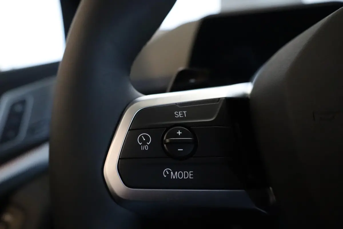 225e xDrive | M Sport Pro | Panoramadak | Head-Up Display | Harman Kardon