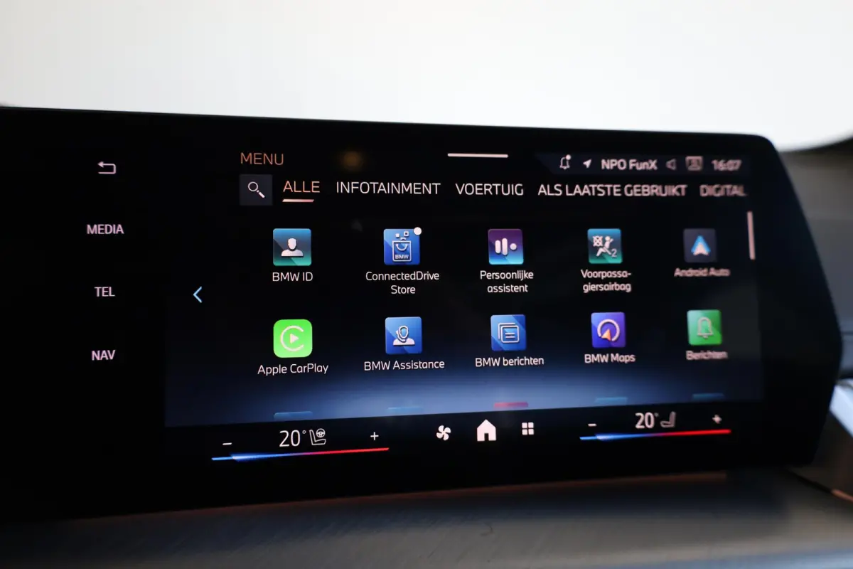 225e xDrive | M Sport Pro | Panoramadak | Head-Up Display | Harman Kardon