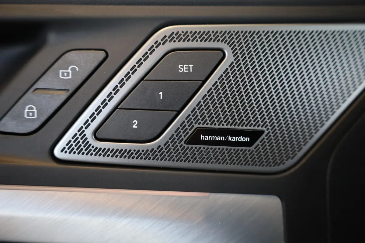 225e xDrive | M Sport Pro | Panoramadak | Head-Up Display | Harman Kardon