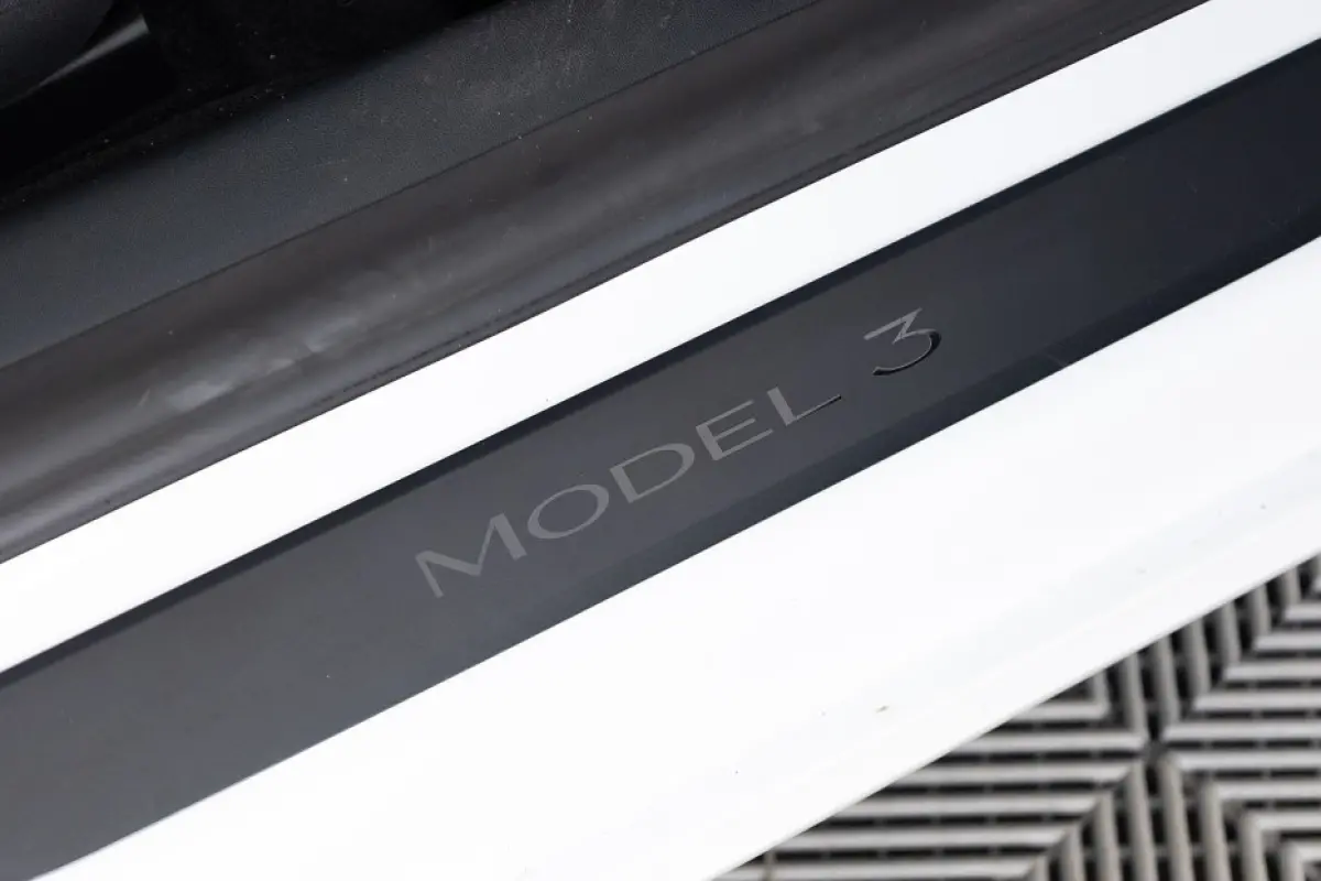 Long Range AWD 75 kWh *SOH 95%* LEDER | PANORAMADAK