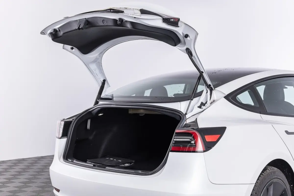Long Range AWD 75 kWh *SOH 95%* LEDER | PANORAMADAK
