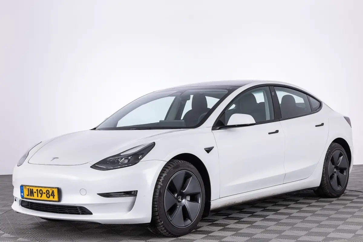 Long Range AWD 75 kWh *SOH 95%* LEDER | PANORAMADAK