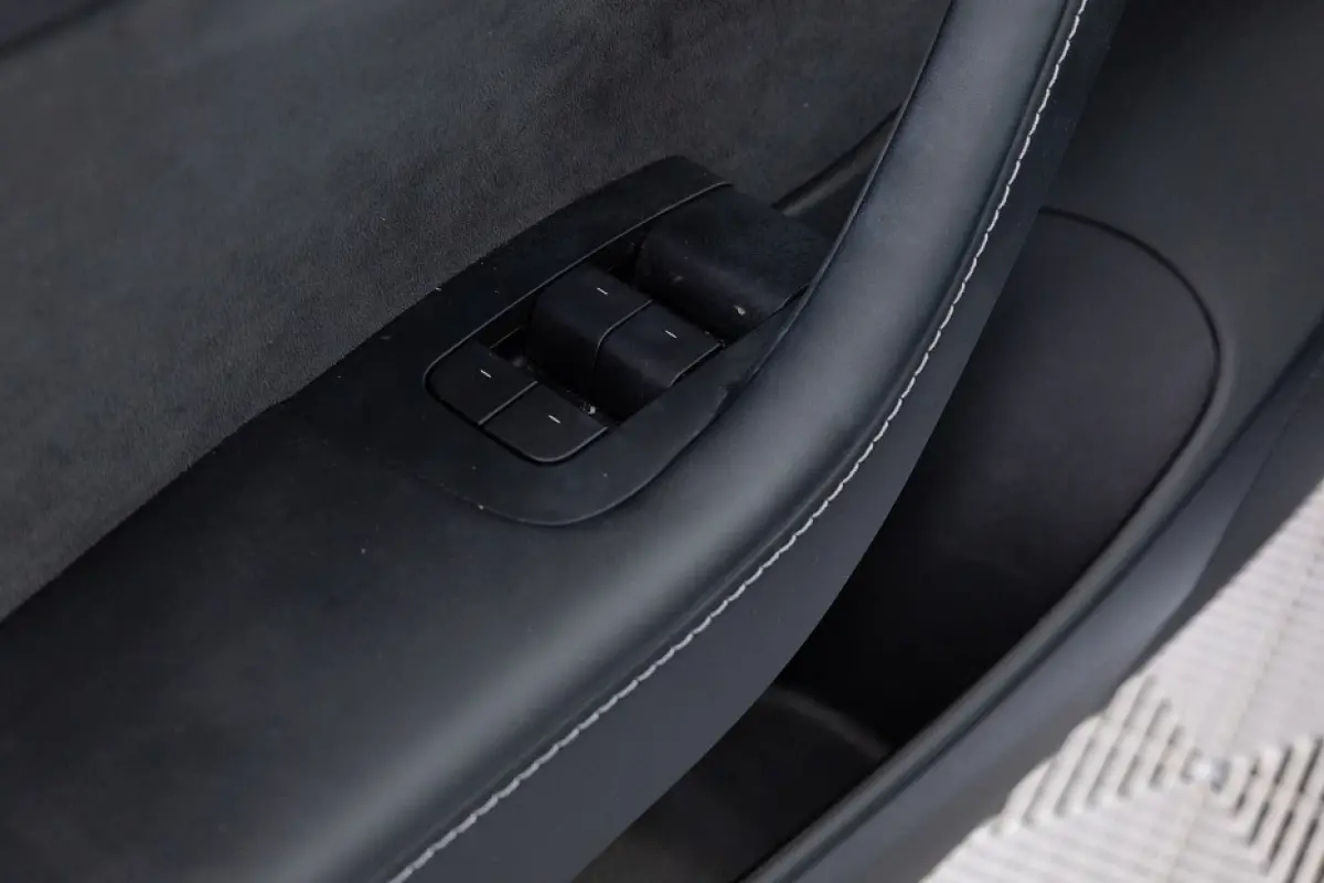 Long Range AWD 75 kWh *SOH 95%* LEDER | PANORAMADAK