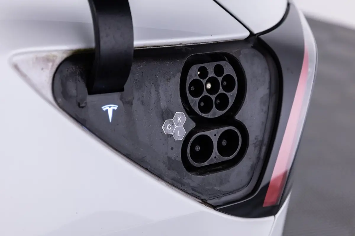 Long Range AWD 75 kWh *SOH 95%* LEDER | PANORAMADAK