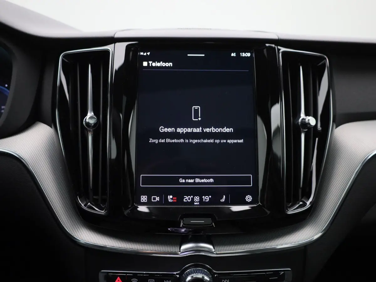 T6 Plug-in hybrid AWD Plus Dark