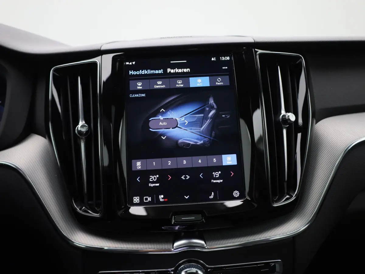 T6 Plug-in hybrid AWD Plus Dark