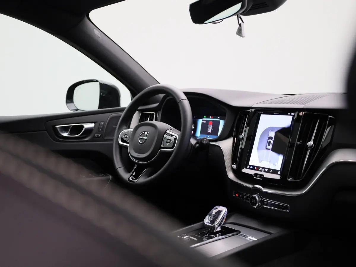 T6 Plug-in hybrid AWD Plus Dark
