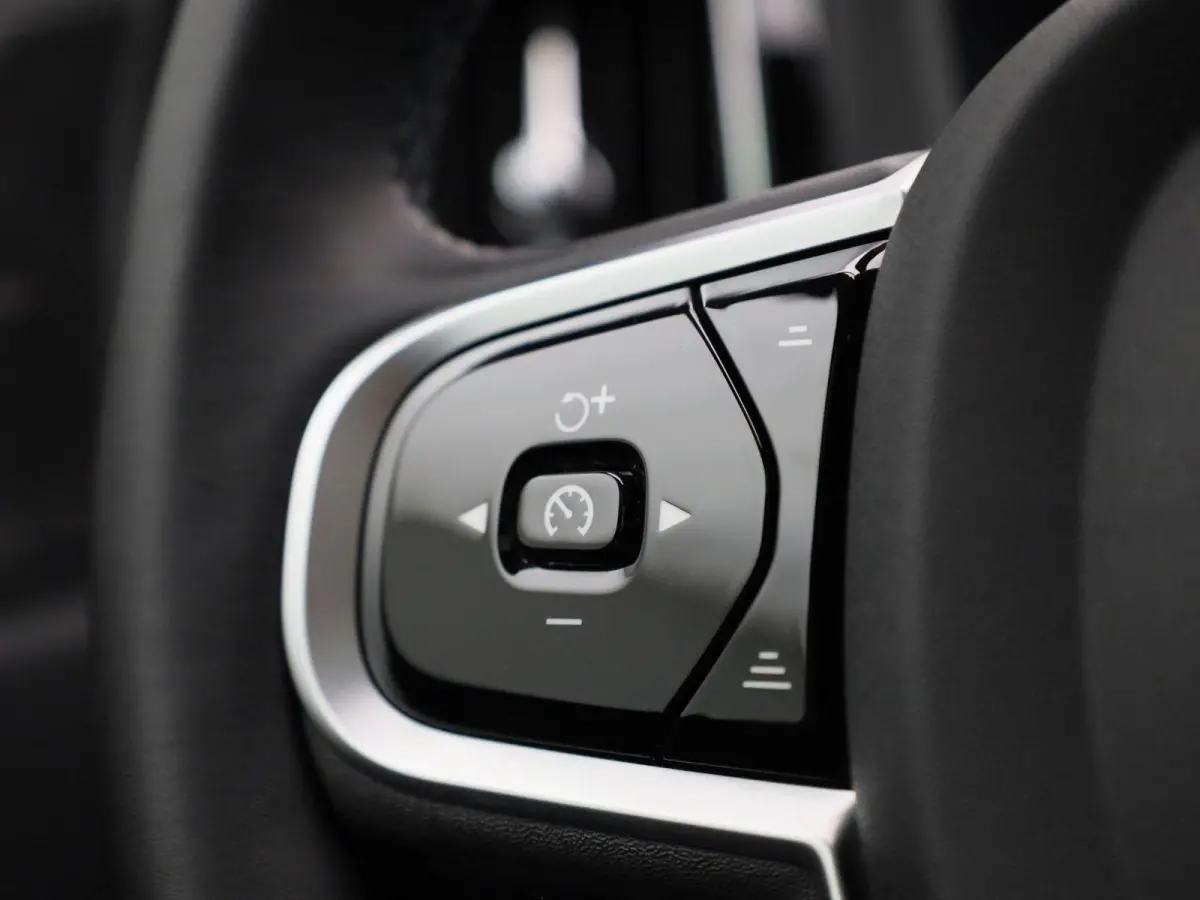 T6 Plug-in hybrid AWD Plus Dark