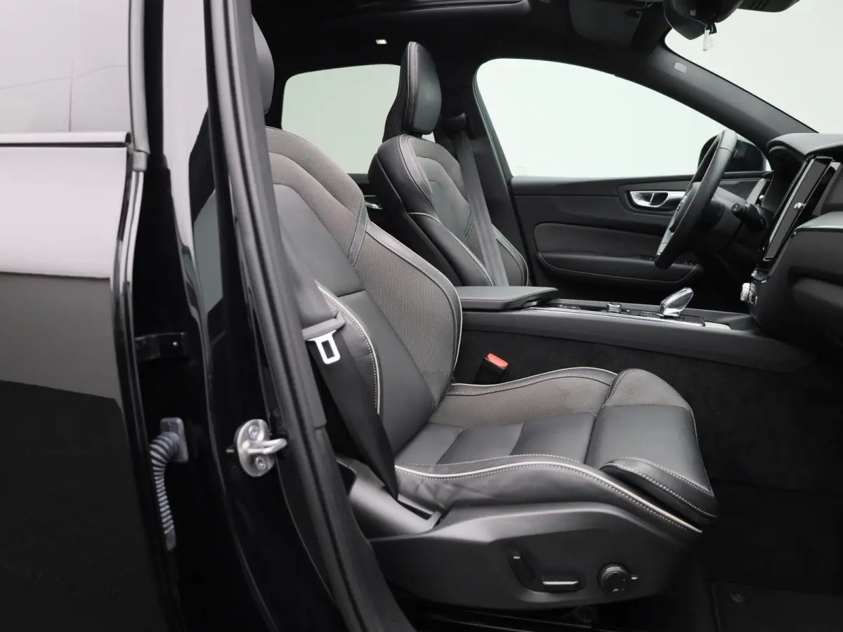 T6 Plug-in hybrid AWD Plus Dark