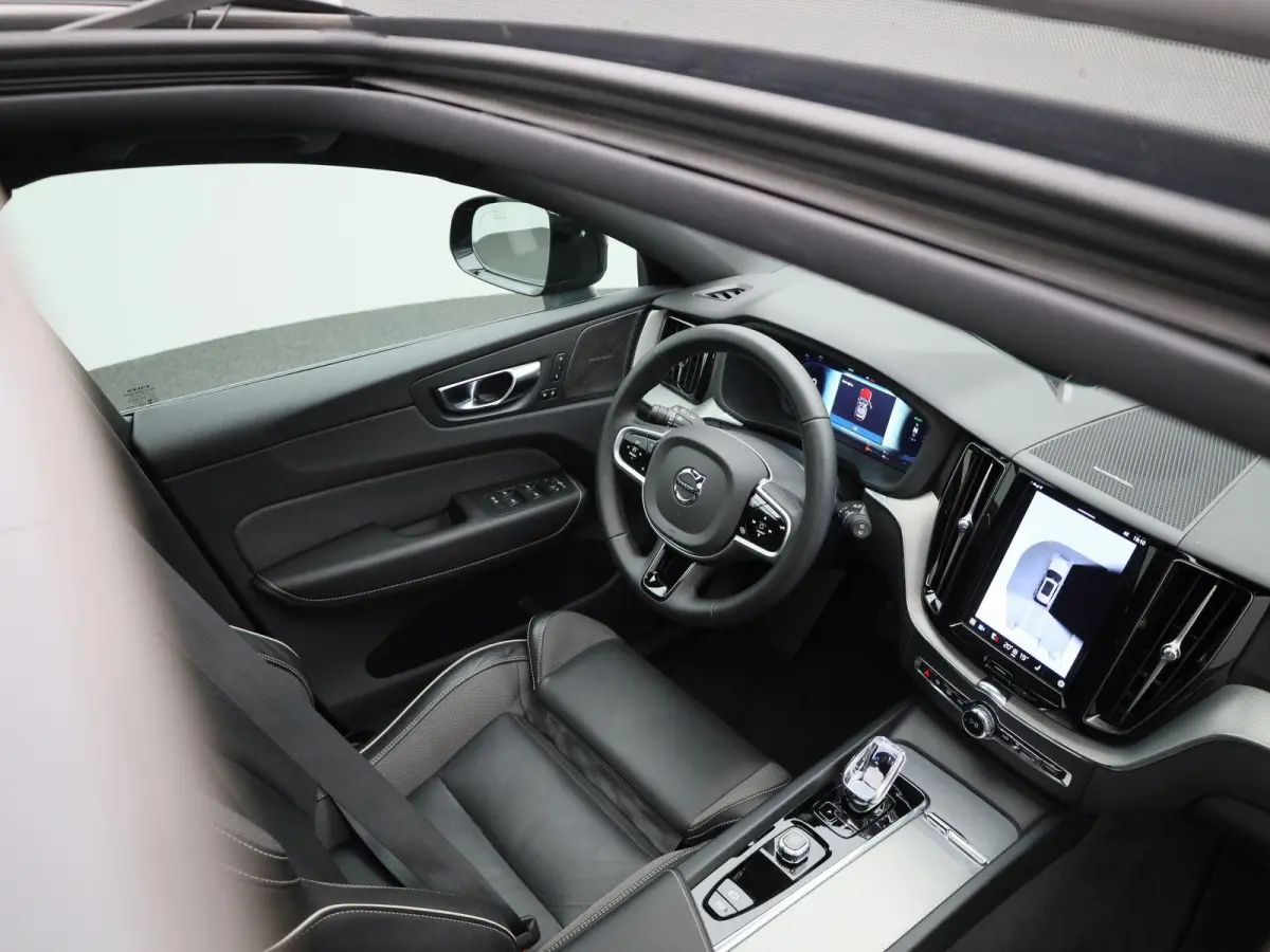 T6 Plug-in hybrid AWD Plus Dark