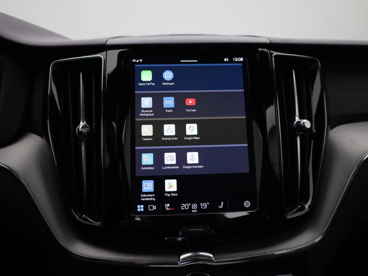 T6 Plug-in hybrid AWD Plus Dark