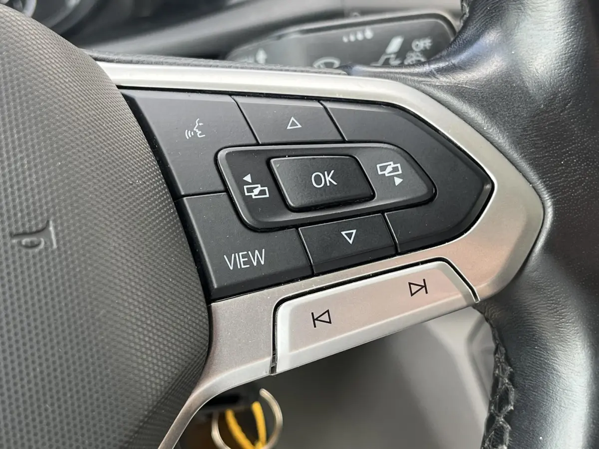 2.0 TDI L1H1*AUTOM.*A.C*CRUISE*NAVI*HAAK*CARPLAY*