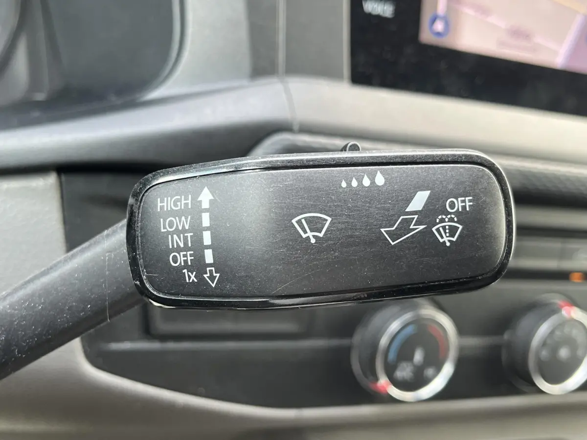 2.0 TDI L1H1*AUTOM.*A.C*CRUISE*NAVI*HAAK*CARPLAY*