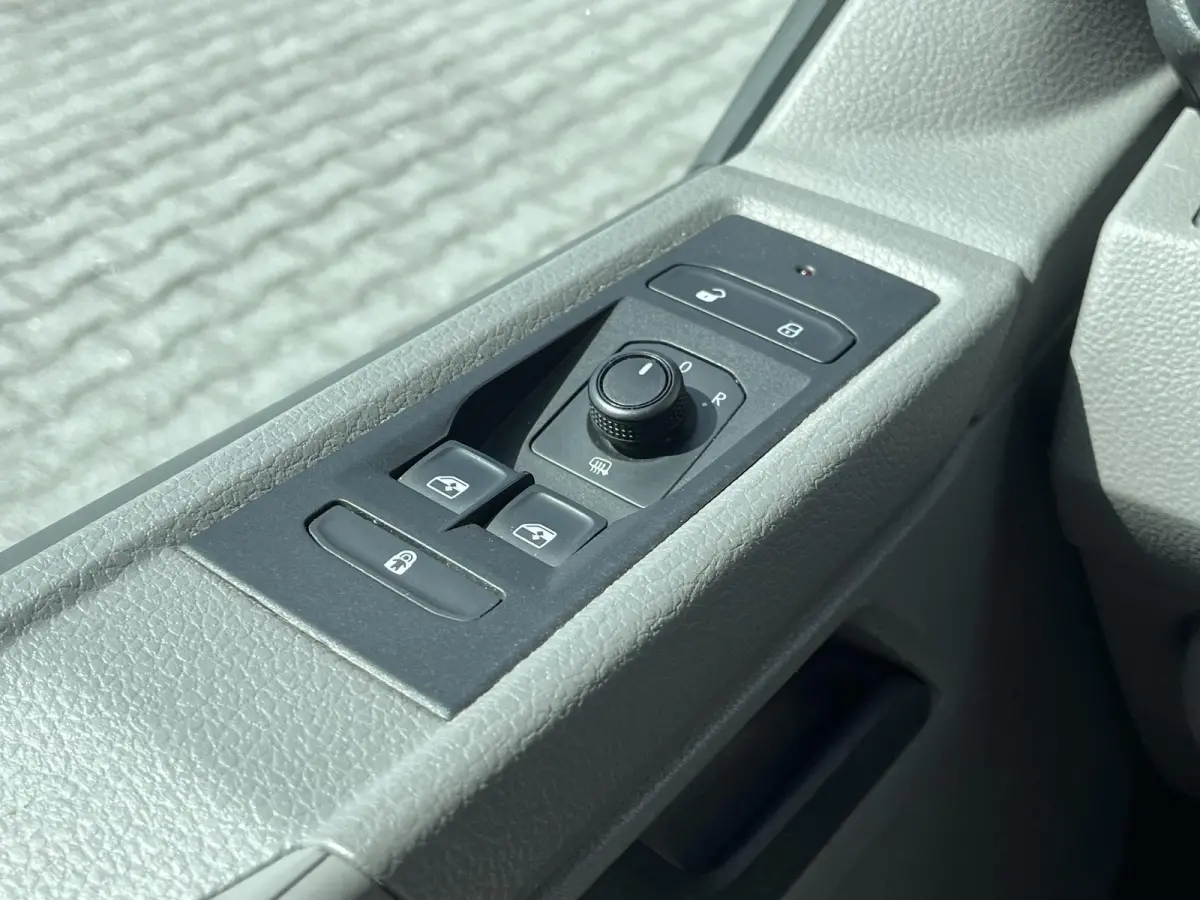 2.0 TDI L1H1*AUTOM.*A.C*CRUISE*NAVI*HAAK*CARPLAY*