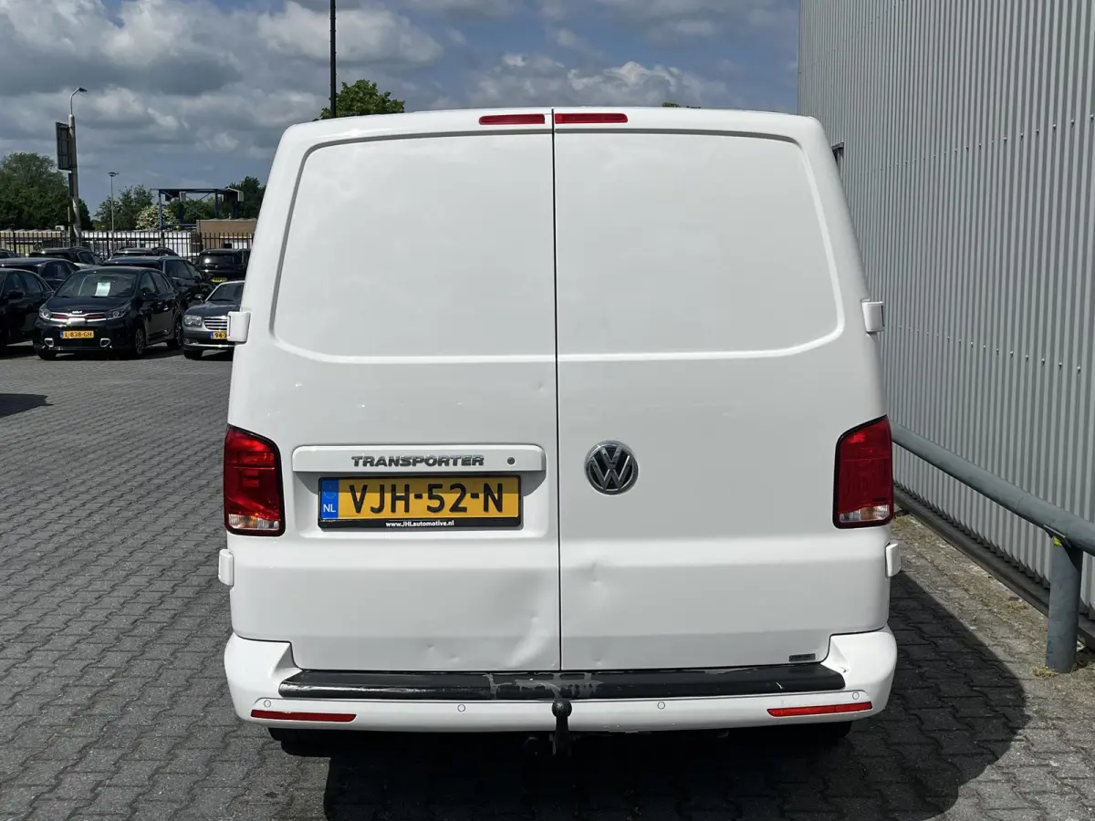 2.0 TDI L1H1*AUTOM.*A.C*CRUISE*NAVI*HAAK*CARPLAY*