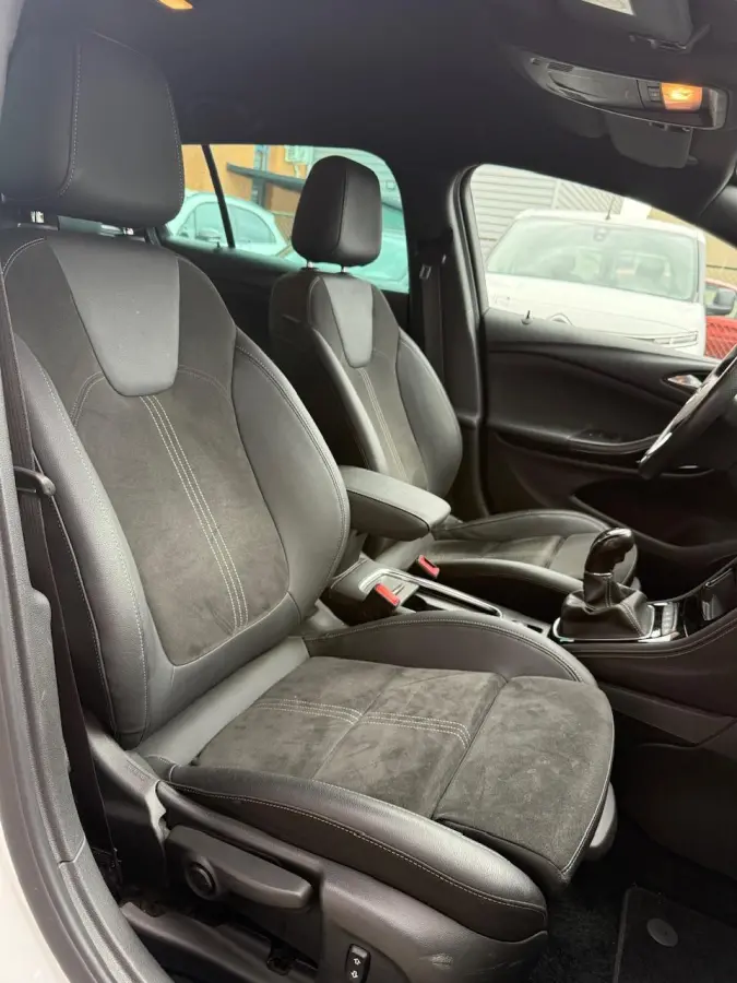 1.2 Benzine Black Edition Trekhaak