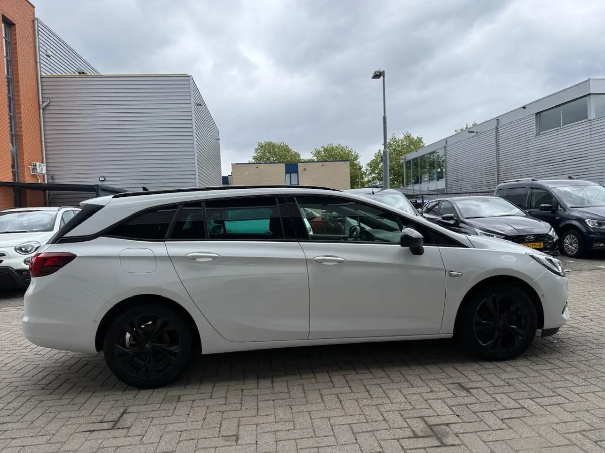 1.2 Benzine Black Edition Trekhaak