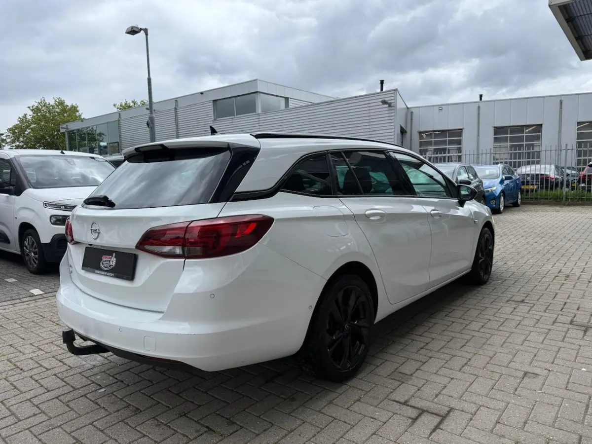 1.2 Benzine Black Edition Trekhaak