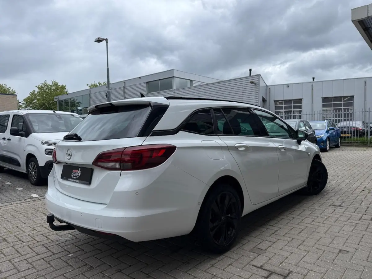 1.2 Benzine Black Edition Trekhaak