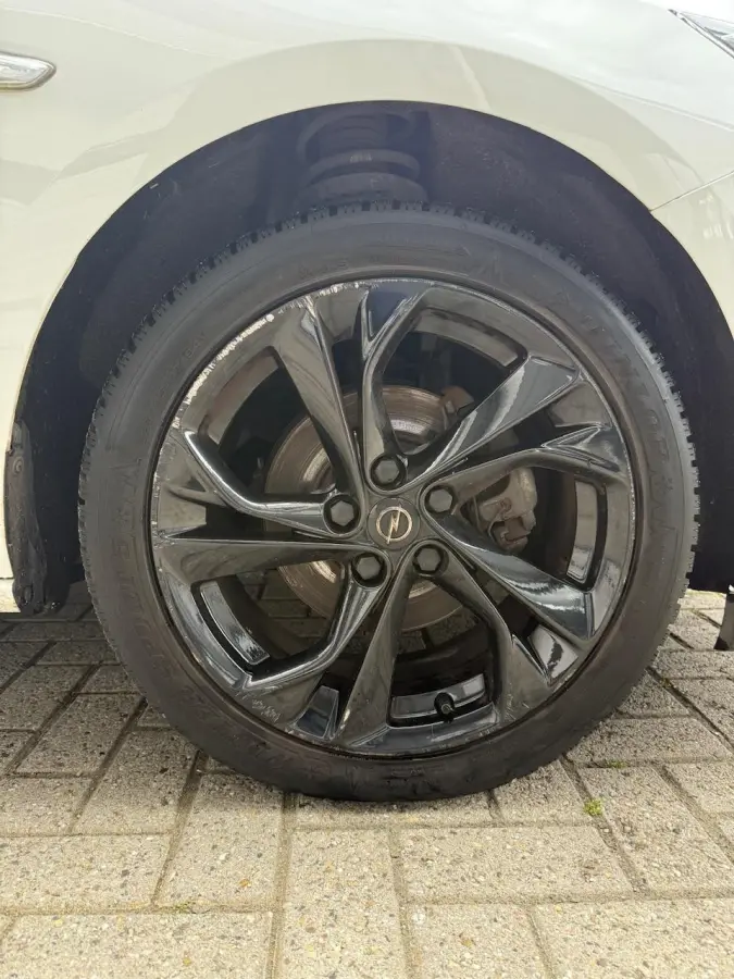 1.2 Benzine Black Edition Trekhaak