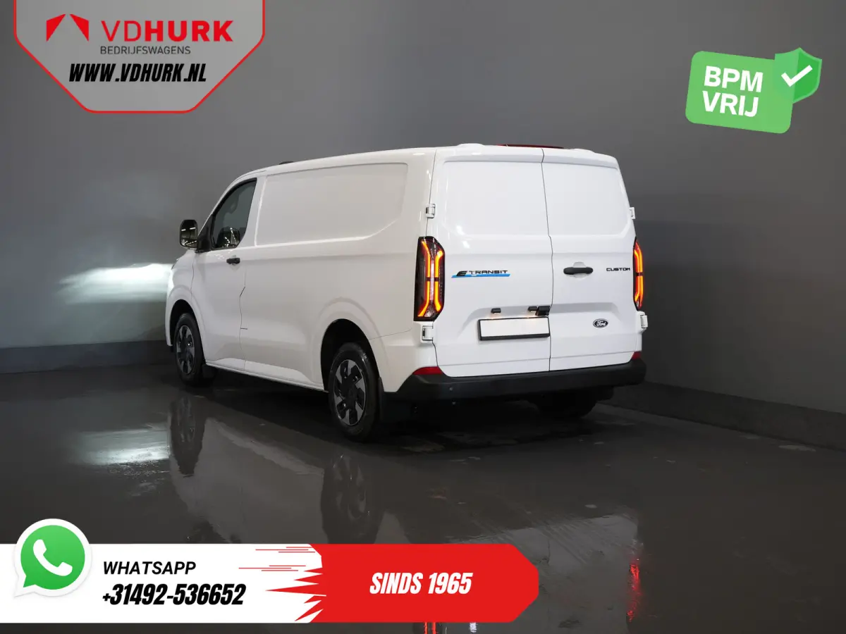 Trend 65 kWh 330 km WLTP Garantie t/m 2029/ LED/ Standkachel/ Snellader/ 2.3t Trekverm./ Stuurverw./ Stoelverw./ Carplay/ Camera/ PDC/ Cruise