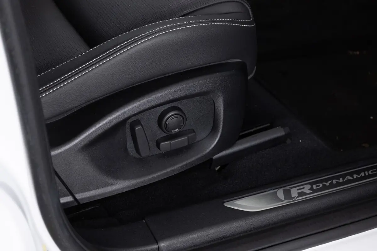 1.5 P300e AWD R-Dynamic SE | LEDER | PANORAMADAK | PHEV