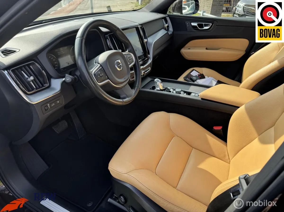 2.0 T8 Twin Engine AWD Momentum PANO/LEDER/TREKHAAK