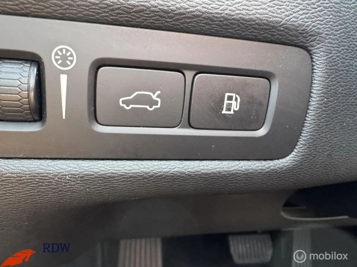 2.0 T8 Twin Engine AWD Momentum PANO/LEDER/TREKHAAK