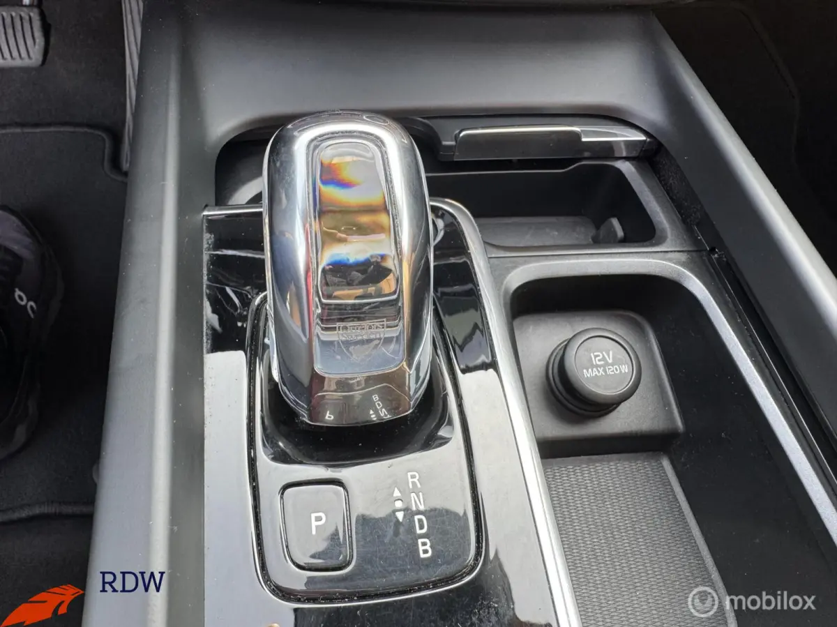 2.0 T8 Twin Engine AWD Momentum PANO/LEDER/TREKHAAK