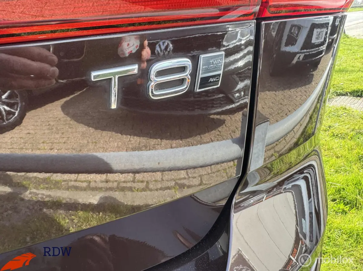 2.0 T8 Twin Engine AWD Momentum PANO/LEDER/TREKHAAK