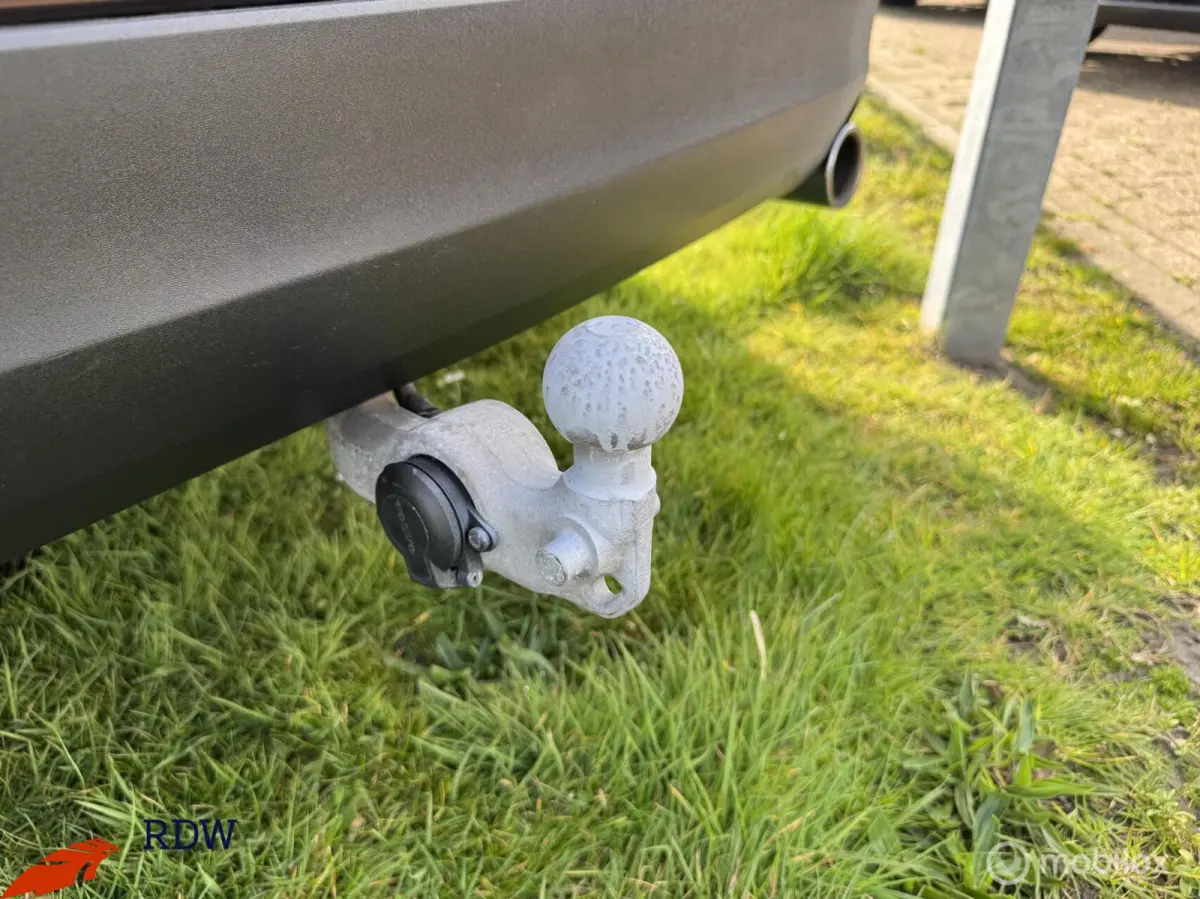 2.0 T8 Twin Engine AWD Momentum PANO/LEDER/TREKHAAK