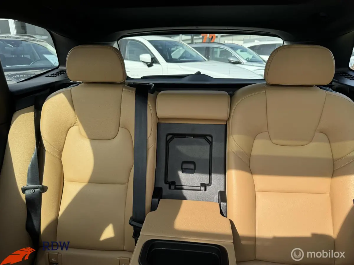 2.0 T8 Twin Engine AWD Momentum PANO/LEDER/TREKHAAK