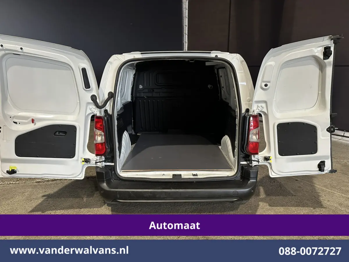 1.2 PureTech 130pk Automaat Benzine L1H1 Euro6 Airco | Navigatie | Camera | Apple Carplay | Cruisecontrol Android Auto, Parkeersensoren