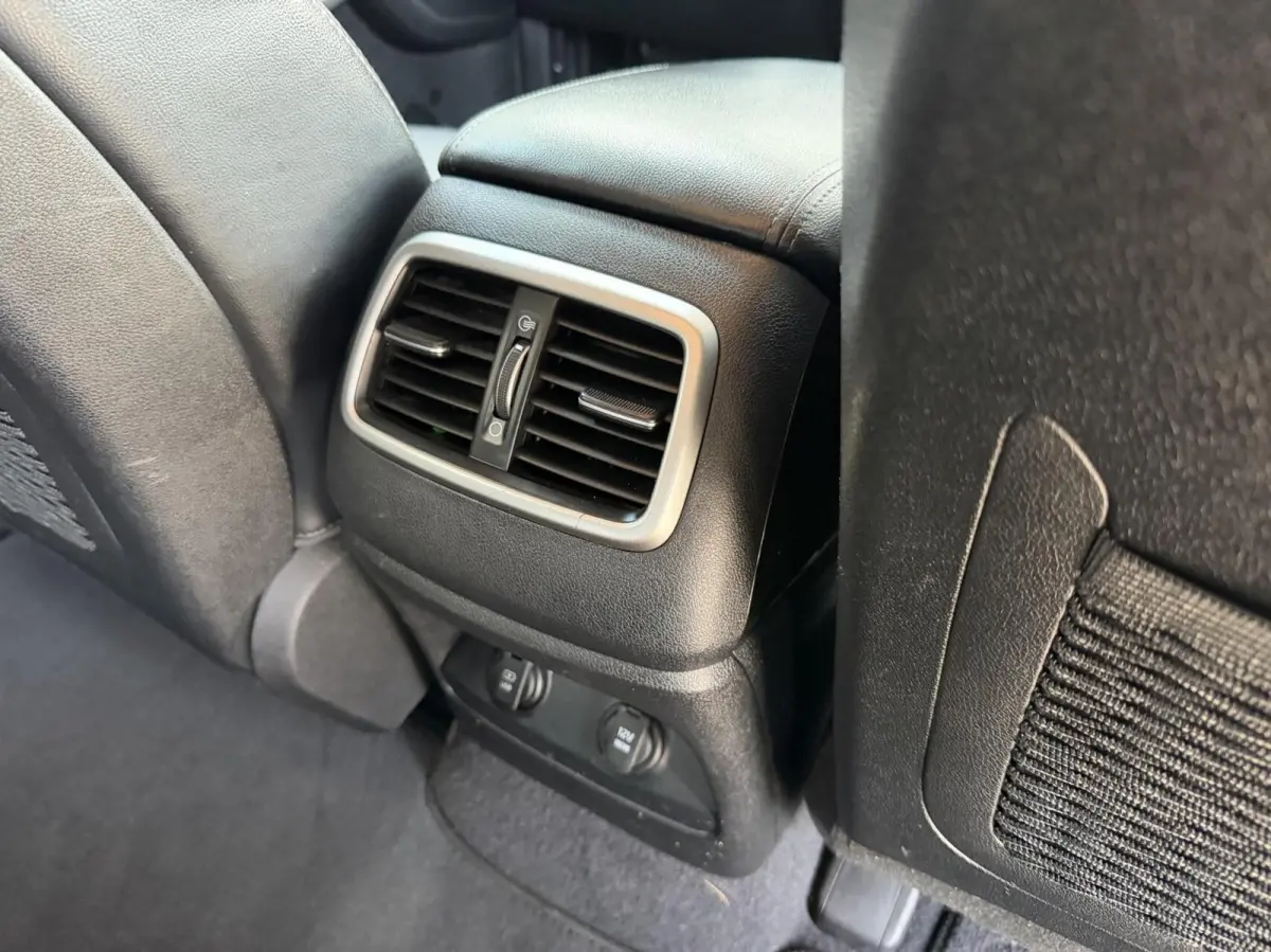 EX V6 3.3 Automaat 290pk 7-persoons | Trekhaak | 2300kg trekgewicht | Leren bekleding | Stoelverwarming | Climate & cruise control | Elektrisch verstelbare stoelen | Parkeersensoren achter |