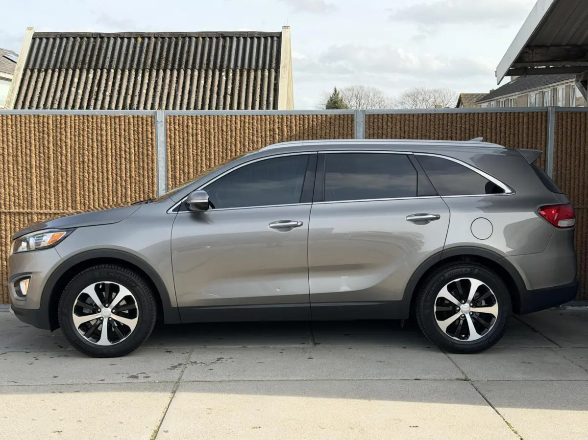 EX V6 3.3 Automaat 290pk 7-persoons | Trekhaak | 2300kg trekgewicht | Leren bekleding | Stoelverwarming | Climate & cruise control | Elektrisch verstelbare stoelen | Parkeersensoren achter |