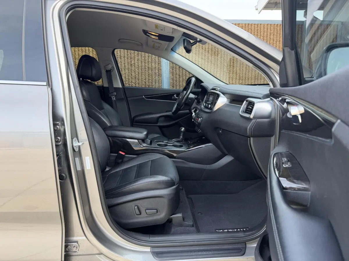 EX V6 3.3 Automaat 290pk 7-persoons | Trekhaak | 2300kg trekgewicht | Leren bekleding | Stoelverwarming | Climate & cruise control | Elektrisch verstelbare stoelen | Parkeersensoren achter |