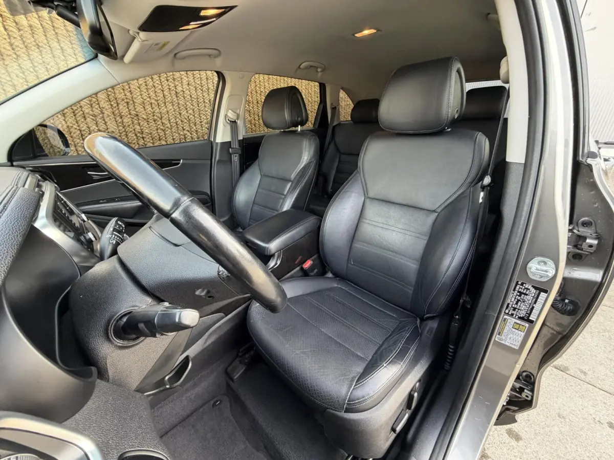 EX V6 3.3 Automaat 290pk 7-persoons | Trekhaak | 2300kg trekgewicht | Leren bekleding | Stoelverwarming | Climate & cruise control | Elektrisch verstelbare stoelen | Parkeersensoren achter |