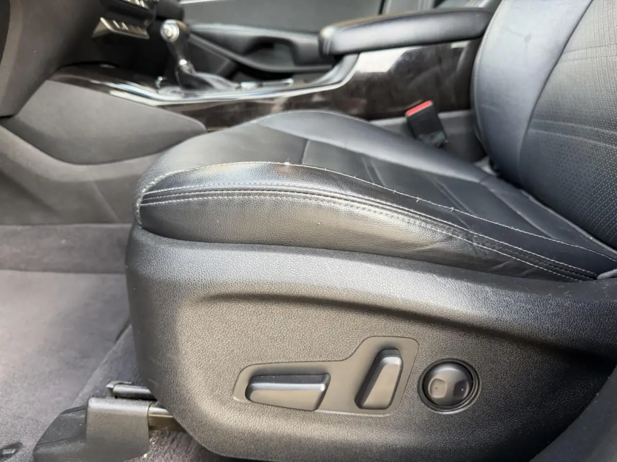 EX V6 3.3 Automaat 290pk 7-persoons | Trekhaak | 2300kg trekgewicht | Leren bekleding | Stoelverwarming | Climate & cruise control | Elektrisch verstelbare stoelen | Parkeersensoren achter |