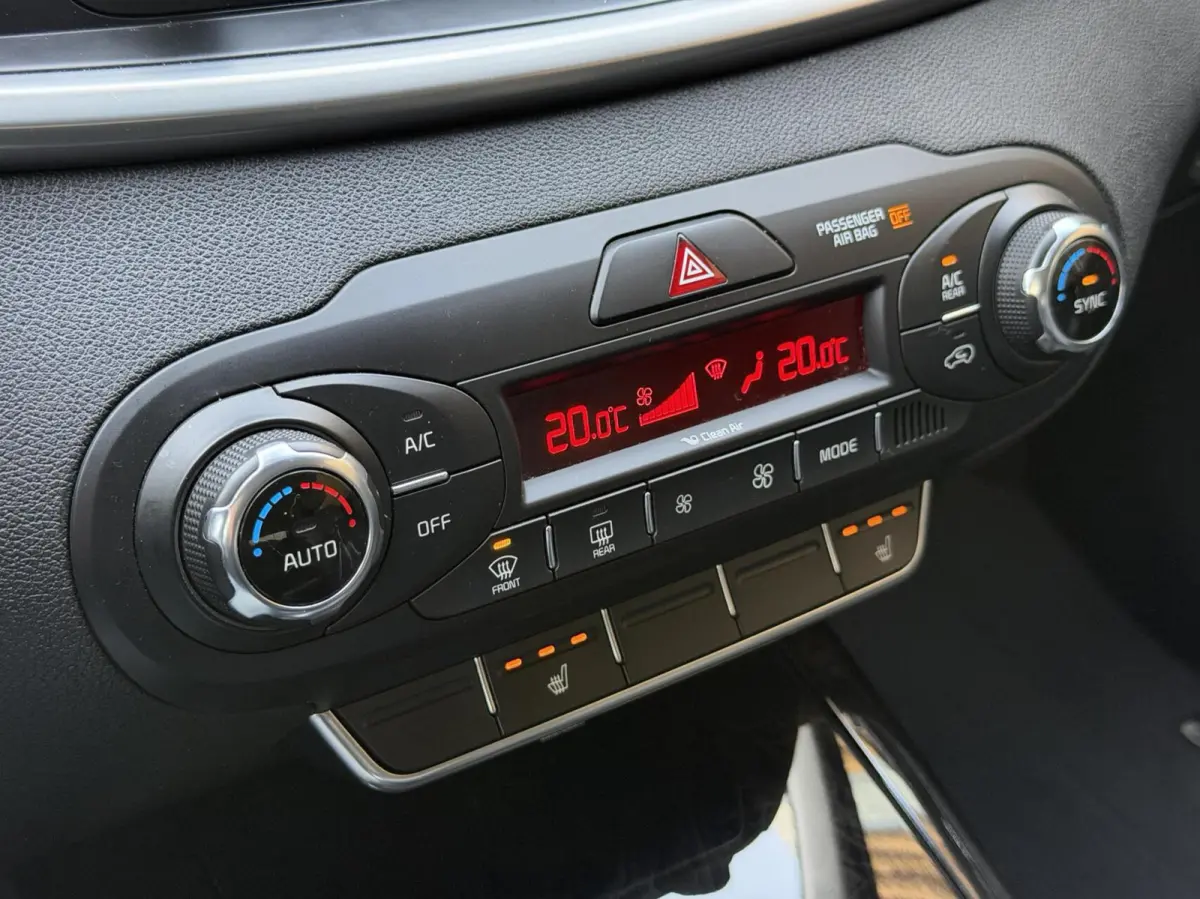 EX V6 3.3 Automaat 290pk 7-persoons | Trekhaak | 2300kg trekgewicht | Leren bekleding | Stoelverwarming | Climate & cruise control | Elektrisch verstelbare stoelen | Parkeersensoren achter |