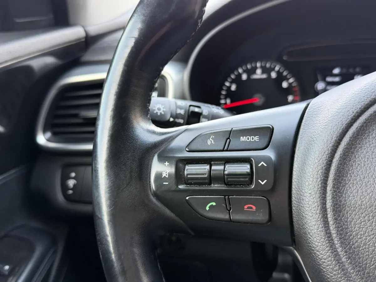 EX V6 3.3 Automaat 290pk 7-persoons | Trekhaak | 2300kg trekgewicht | Leren bekleding | Stoelverwarming | Climate & cruise control | Elektrisch verstelbare stoelen | Parkeersensoren achter |