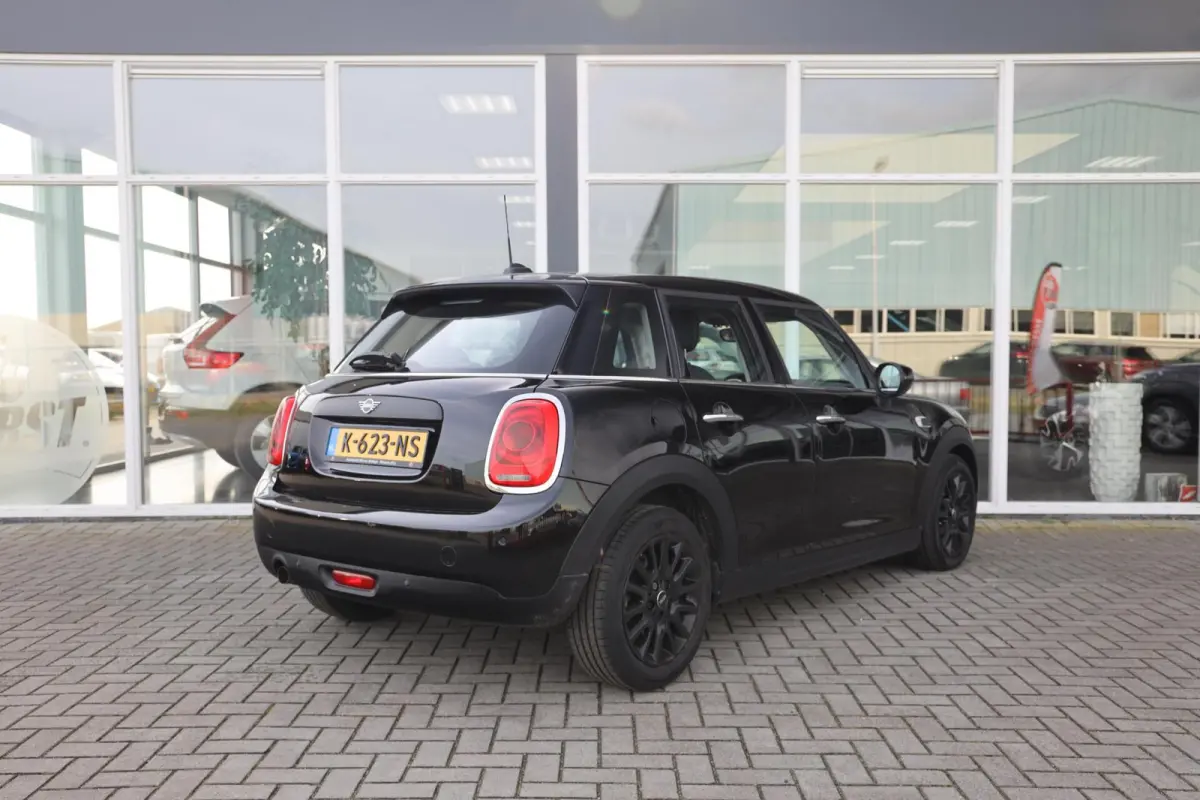 1.5 Cooper Business Edition