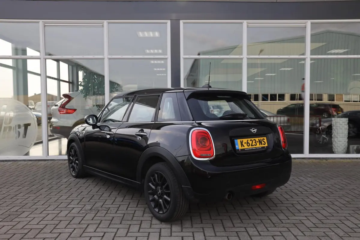 1.5 Cooper Business Edition
