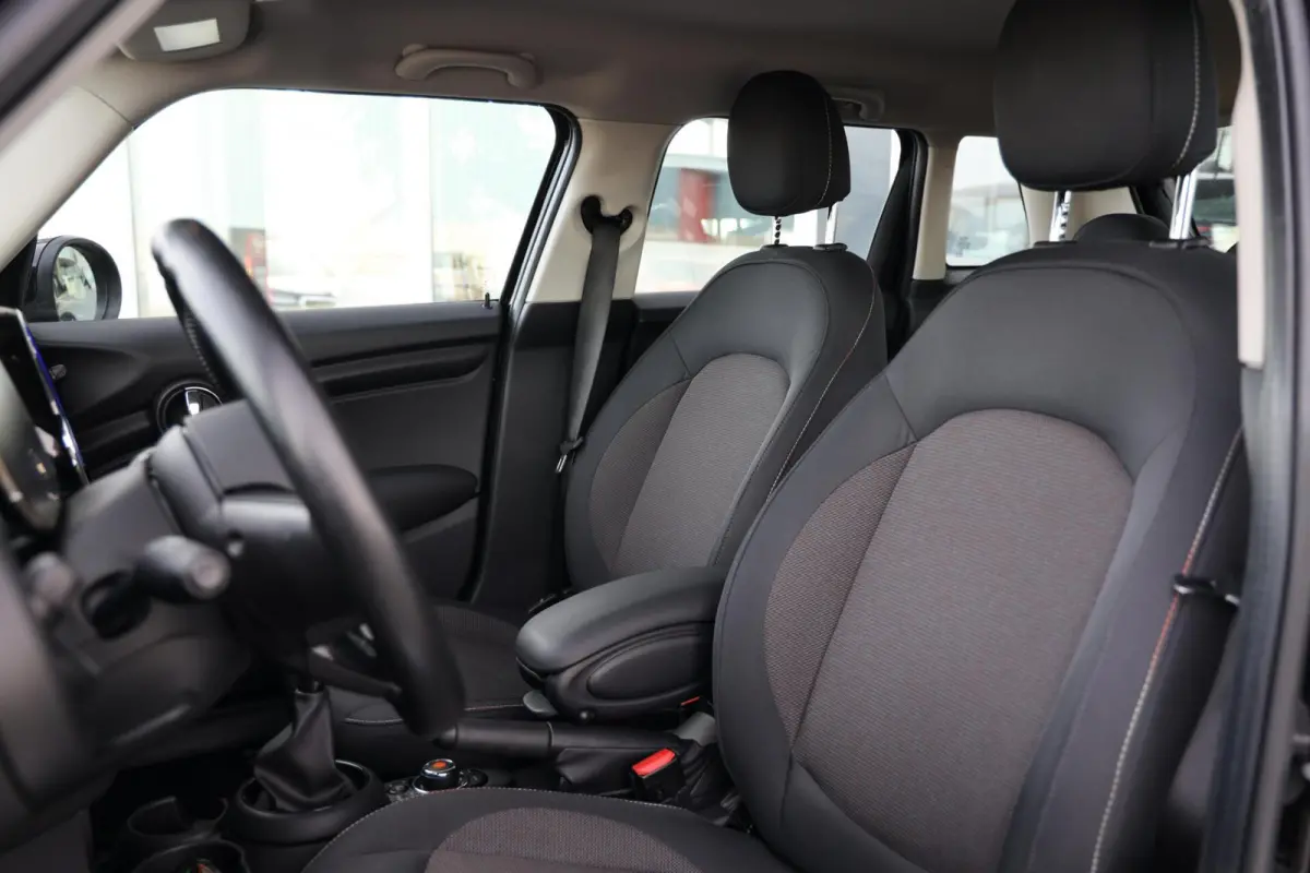 1.5 Cooper Business Edition