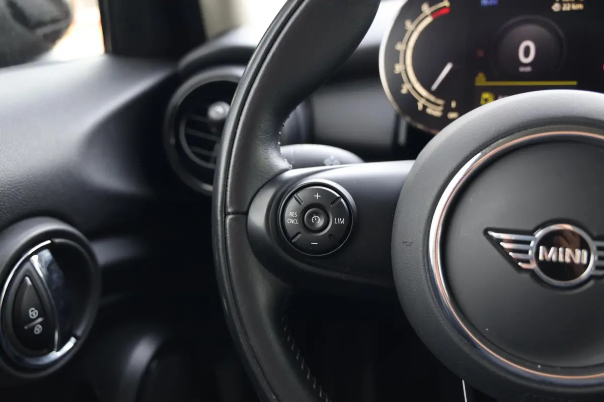 1.5 Cooper Business Edition