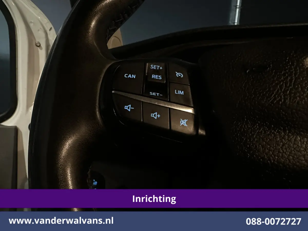 2.0 TDCI L1H1 Inrichting Euro6 Airco | Camera | LED | Cruisecontrol | Stoelverwarming | 2500kg Trekhaak Verwarmde voorruit, Parkeersensoren, Bijrijdersbank